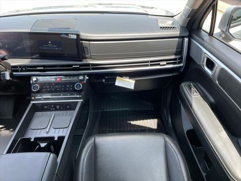 Used 2025 Hyundai Santa Fe Limited FWD image 15