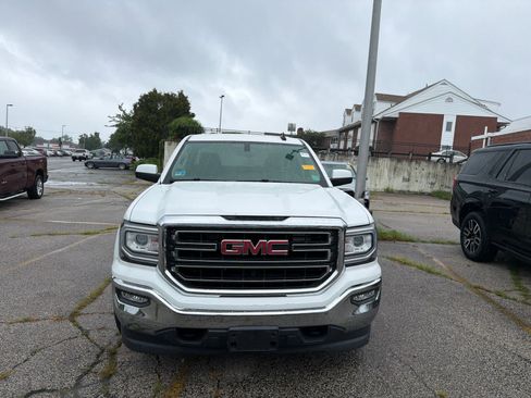 Used 2019 GMC Sierra 1500 SLE w/ SLE Value Package AWD/4WD image 2