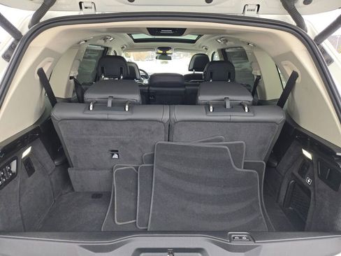 Used 2025 BMW X7 xDrive40i image 17