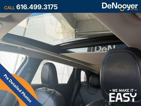 Used 2016 Jeep Cherokee Limited AWD/4WD image 12