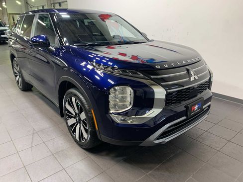 New 2026 Mitsubishi Outlander SE image 2