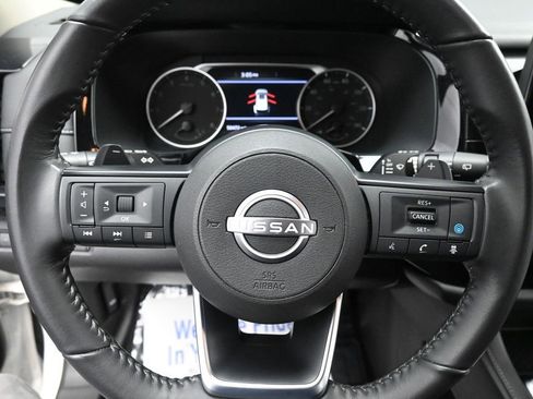 Used 2024 Nissan Pathfinder SV image 33