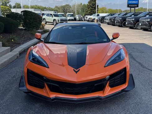 Used 2024 Chevrolet Corvette Z06 image 3