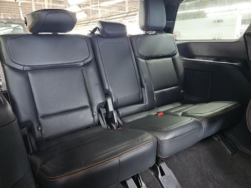Used 2025 Ford Expedition Tremor AWD/4WD image 16