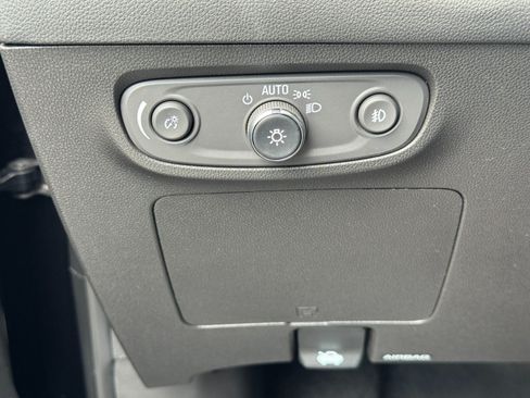 Used 2022 Buick Encore GX Select w/ Sport Touring Package FWD image 17