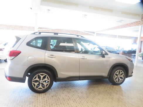 Used 2023 Subaru Forester Premium AWD/4WD image 66