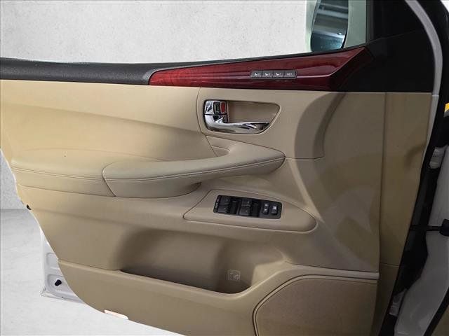 Used 2008 Lexus LX 570 4WD image 28