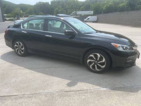 Used 2016 Honda Accord EX-L image 1