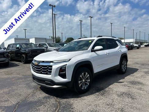 Used 2025 Chevrolet Equinox LT w/ Convenience Package II FWD image 7