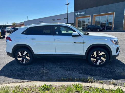 Used 2025 Volkswagen Atlas Cross Sport SE image 5