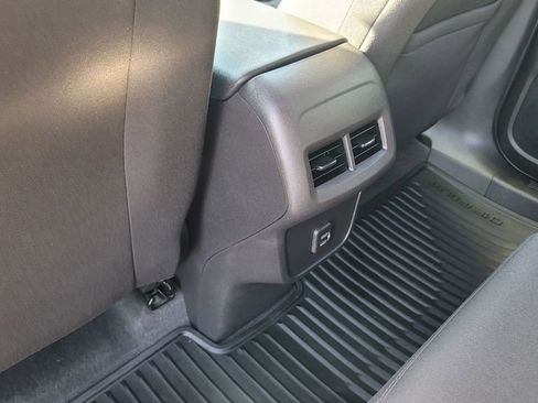 Used 2024 Chevrolet Equinox LT image 25