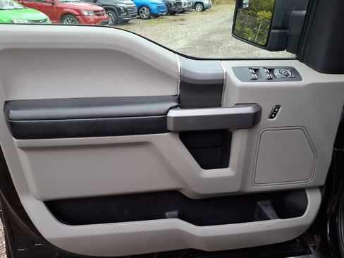 Used 2020 Ford F150 XLT w/ XTR Package AWD/4WD image 17