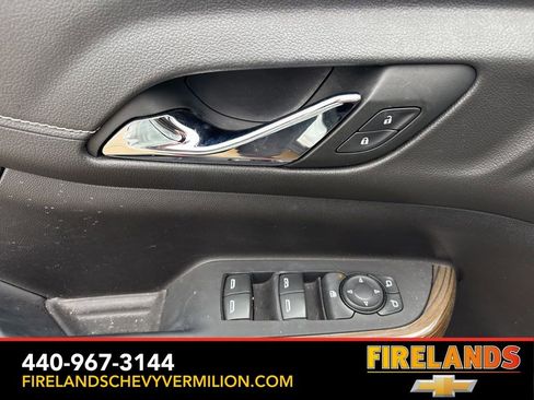 Used 2023 GMC Acadia SLE w/ Driver Convenience Package image 9