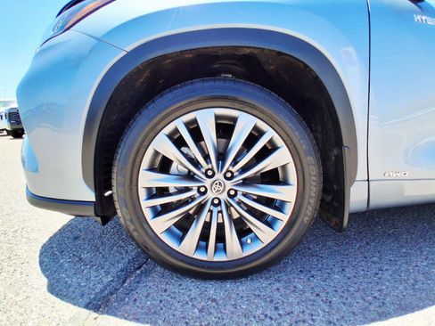Used 2021 Toyota Highlander Platinum AWD/4WD image 37