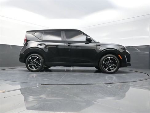 Used 2025 Kia Soul EX image 34