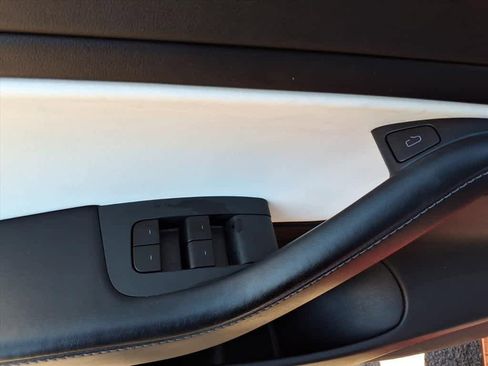 Used 2021 Tesla Model 3 Standard Range Plus image 16