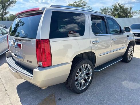 Used 2007 Cadillac Escalade AWD w/ Information Package image 5