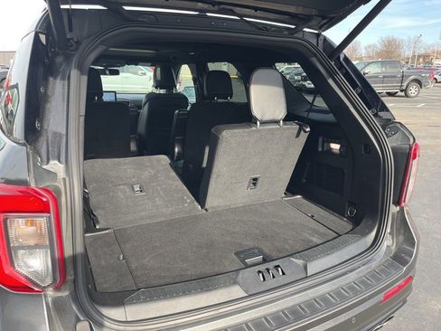 Used 2020 Ford Explorer ST w/ ST Street Pack image 16