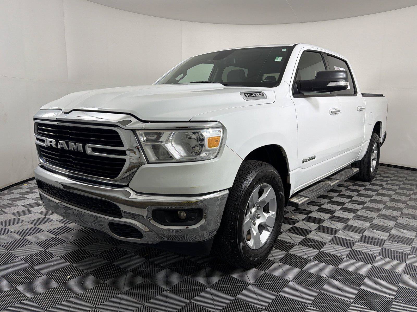 Used 2019 RAM 1500 Big Horn AWD/4WD image 3
