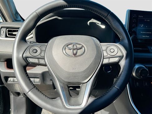 Used 2020 Toyota RAV4 Limited image 11