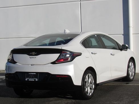 Used 2017 Chevrolet Volt Premier w/ Driver Confidence II Package image 6