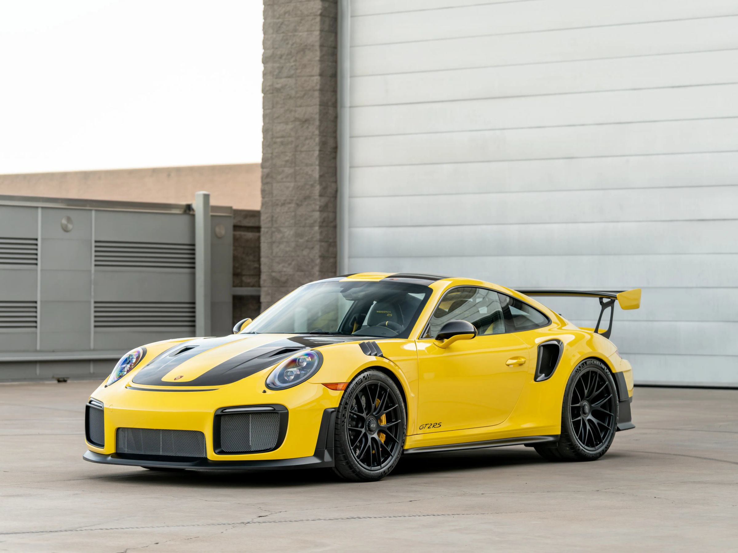 Used 2018 Porsche 911 GT2 RS RWD image 4