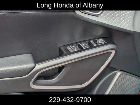 Used 2022 Kia Soul LX w/ Technology Package FWD image 12