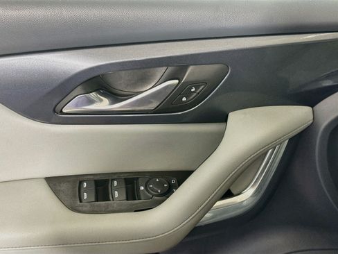 Used 2020 Chevrolet Blazer LT FWD image 24