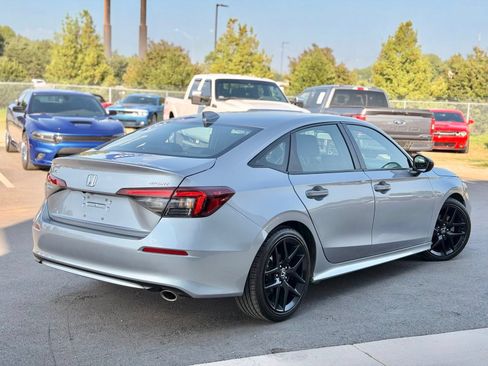 Used 2025 Honda Civic Sport image 2