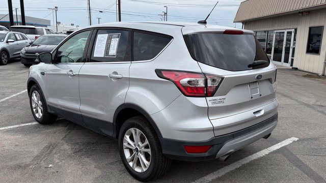 Used 2017 Ford Escape SE AWD/4WD image 4