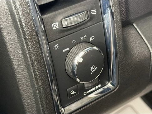 Used 2017 RAM 1500 Laramie w/ Convenience Group image 10