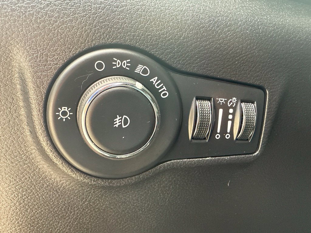 Used 2024 Jeep Compass Latitude AWD/4WD image 20
