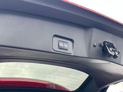 Used 2025 Nissan Rogue SV image 23