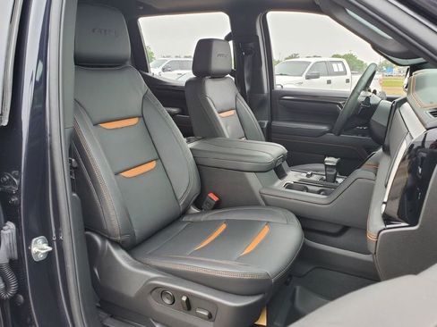 Used 2025 GMC Sierra 1500 AT4 w/ AT4 Premium Package AWD/4WD image 23