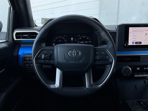 Used 2025 Toyota Tacoma TRD Off-Road image 32