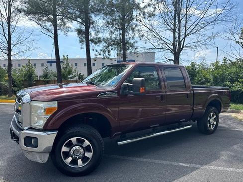 Used 2011 Ford F250 Lariat w/ Lariat Interior Pkg AWD/4WD image 3