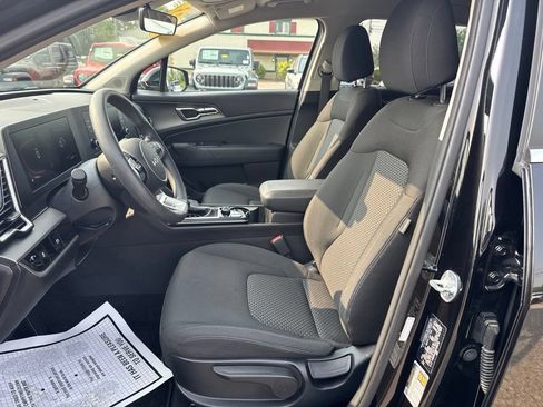 Used 2023 Kia Sportage LX AWD/4WD image 9