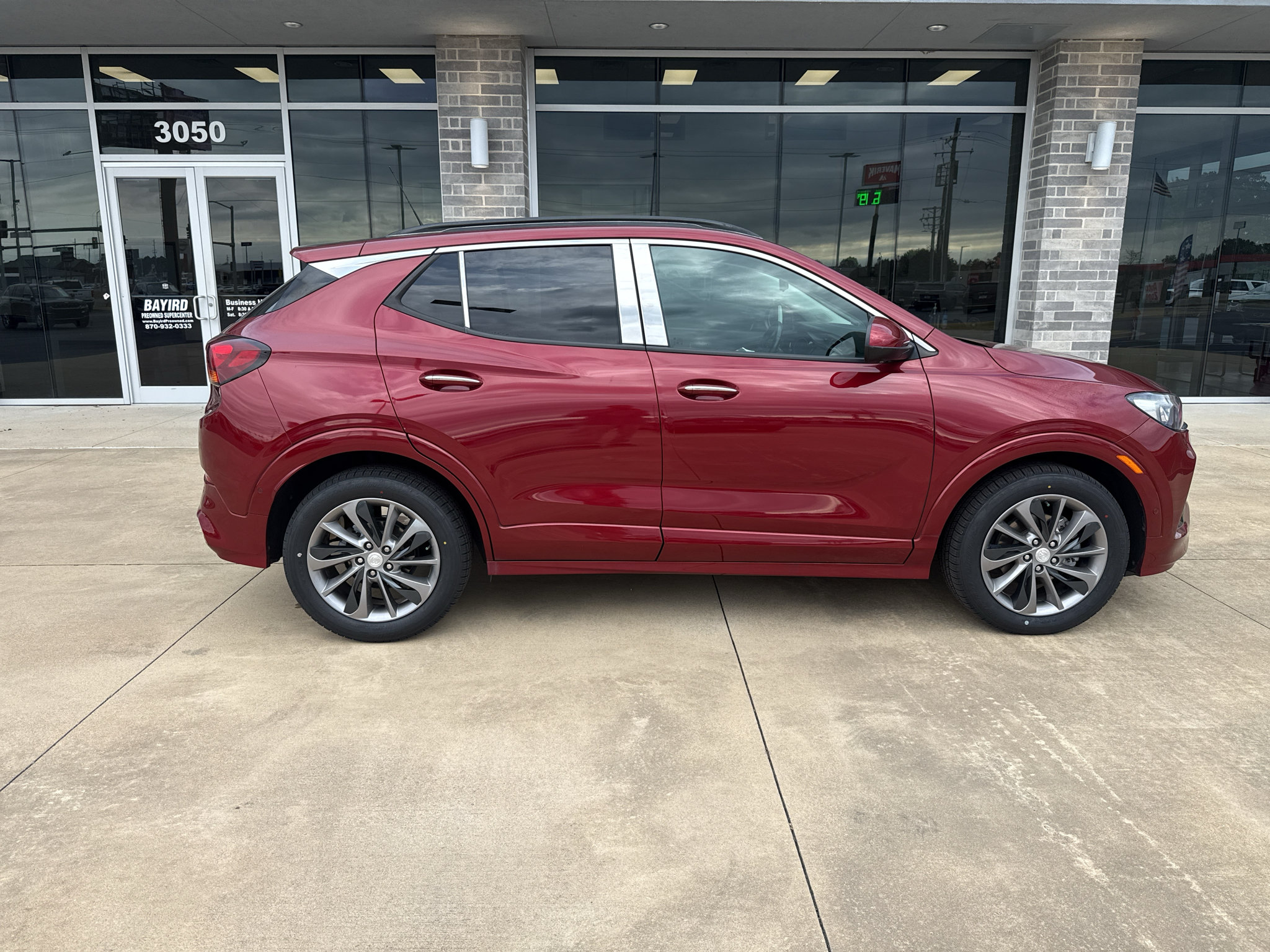 Used 2022 Buick Encore GX Essence w/ Advanced Technology Package FWD image 8