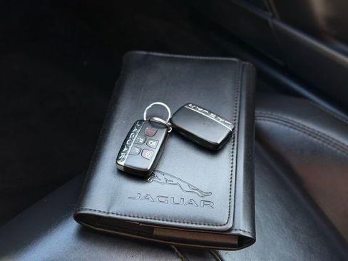 Used 2016 Jaguar F-TYPE R image 32