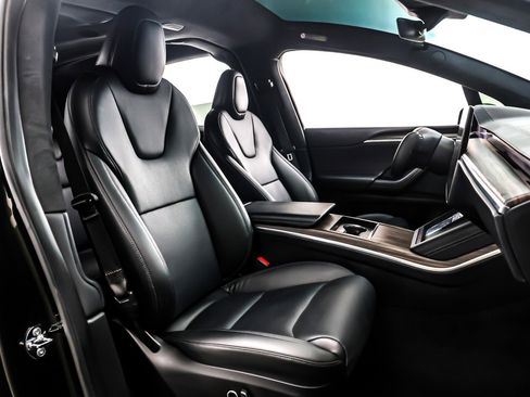 Used 2022 Tesla Model X image 6