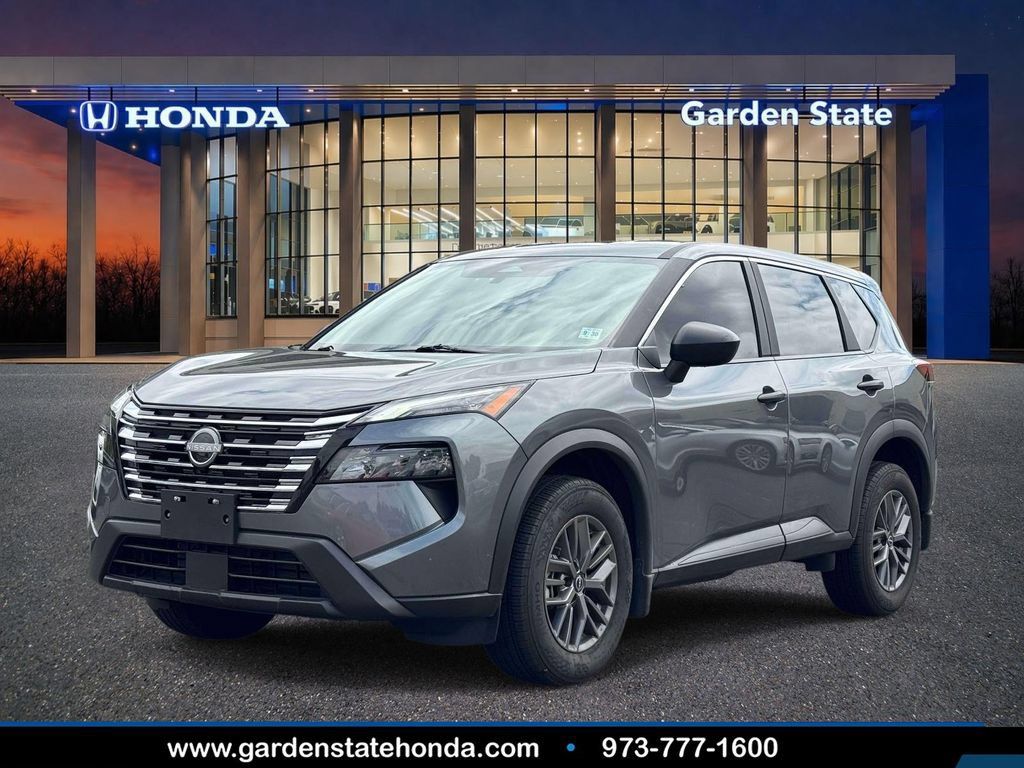 Used 2025 Nissan Rogue S AWD/4WD image 1