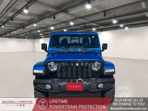 Used 2022 Jeep Gladiator Sport image 18