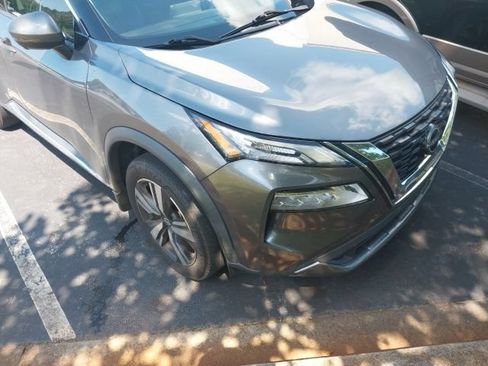 Used 2022 Nissan Rogue SL FWD image 2