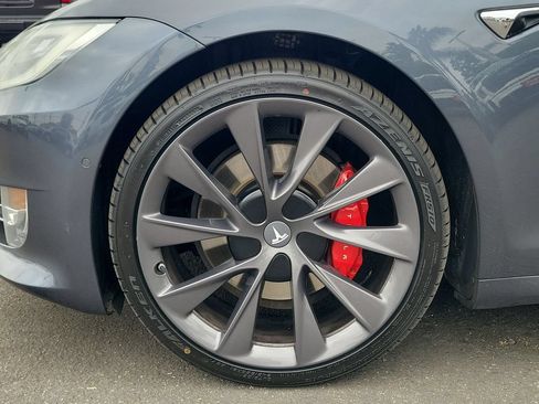 Used 2019 Tesla Model S Performance AWD/4WD image 29
