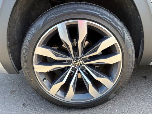 Used 2021 Volkswagen Atlas SEL R-Line FWD image 5