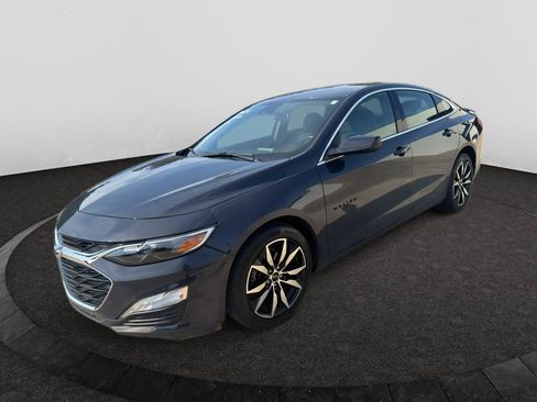 Used 2025 Chevrolet Malibu RS FWD image 2