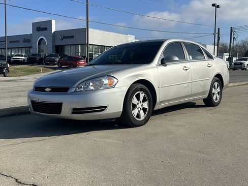 Used 2008 Chevrolet Impala LT w/ Luxury Edition Package image 2