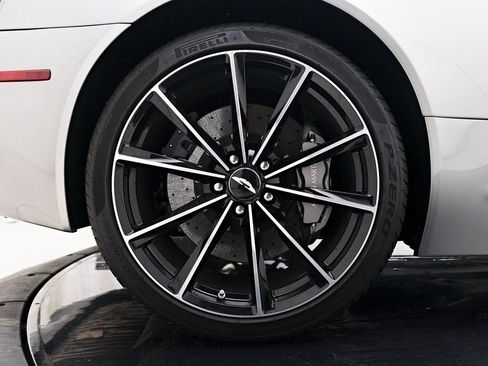 Used 2016 Aston Martin DB9 GT image 44