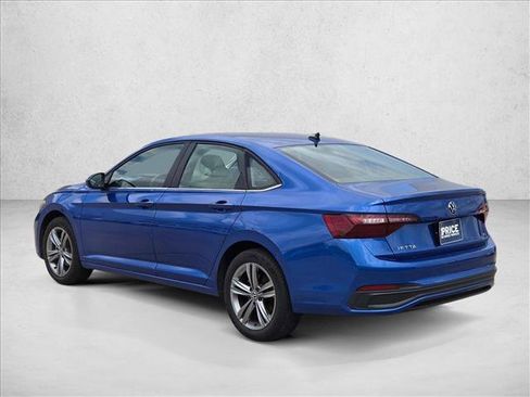 Used 2024 Volkswagen Jetta SE FWD image 7