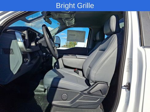 New 2025 Ford F550 4x4 Regular Cab Super Duty image 8